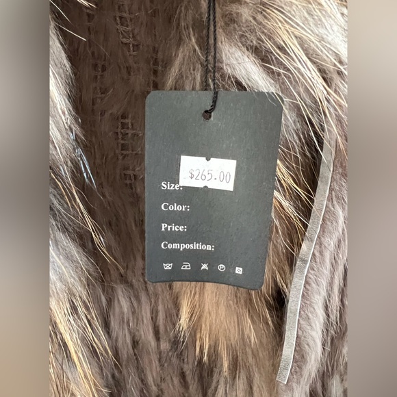 G.W.B.G Fur Vest - Picture 4 of 7